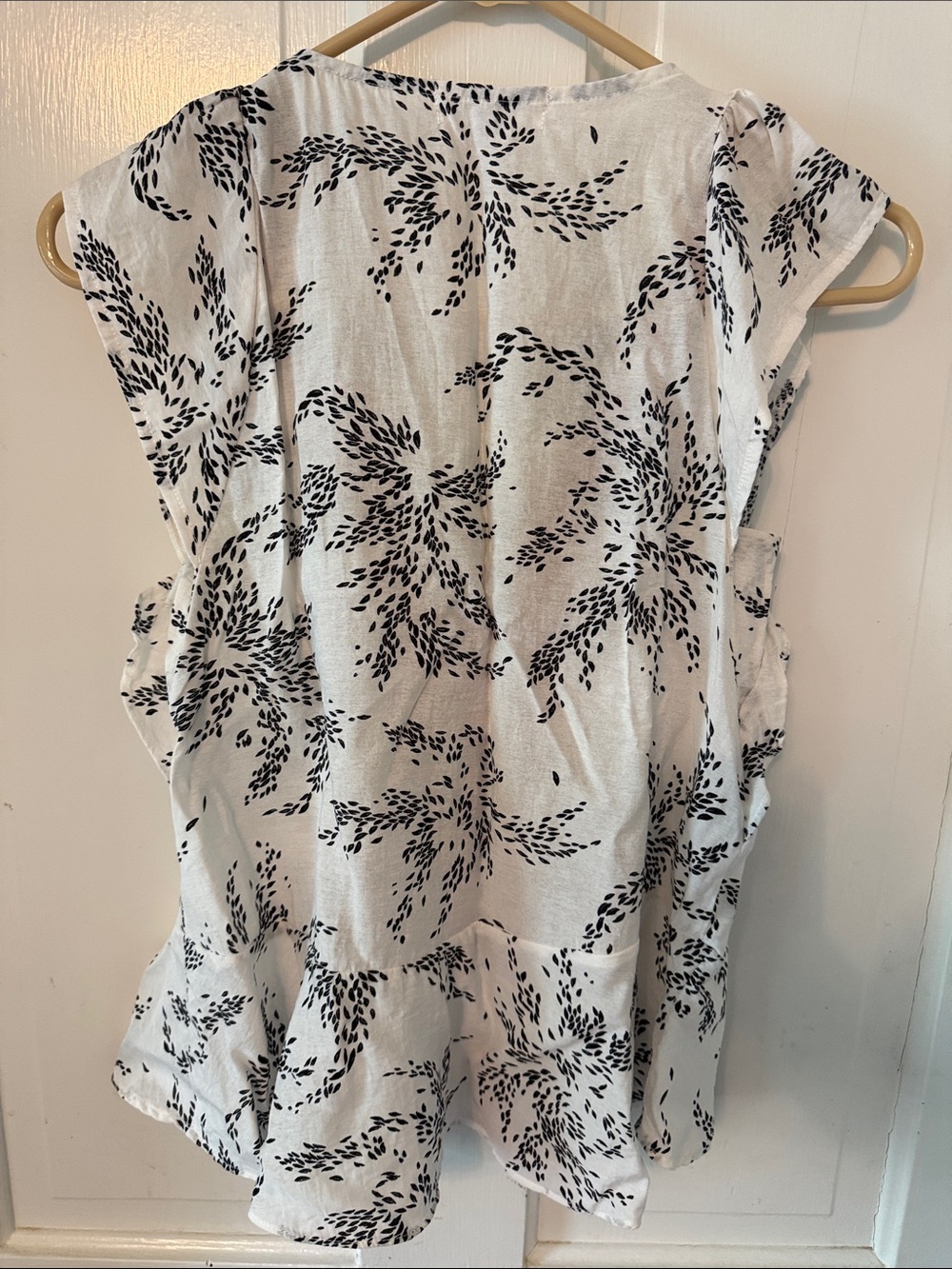 THML White Sleeveless V-Neck Top with Multicolor Embroidery - Picture 3 of 3